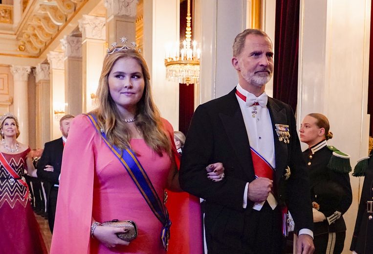 Pas tien jaar later is haar échte eerste tiaramoment een feit, tijdens het achttiende verjaardagsfeest van collega Ingrid Alexandra van Noorwegen, juni 2022. Beeld BrunoPress