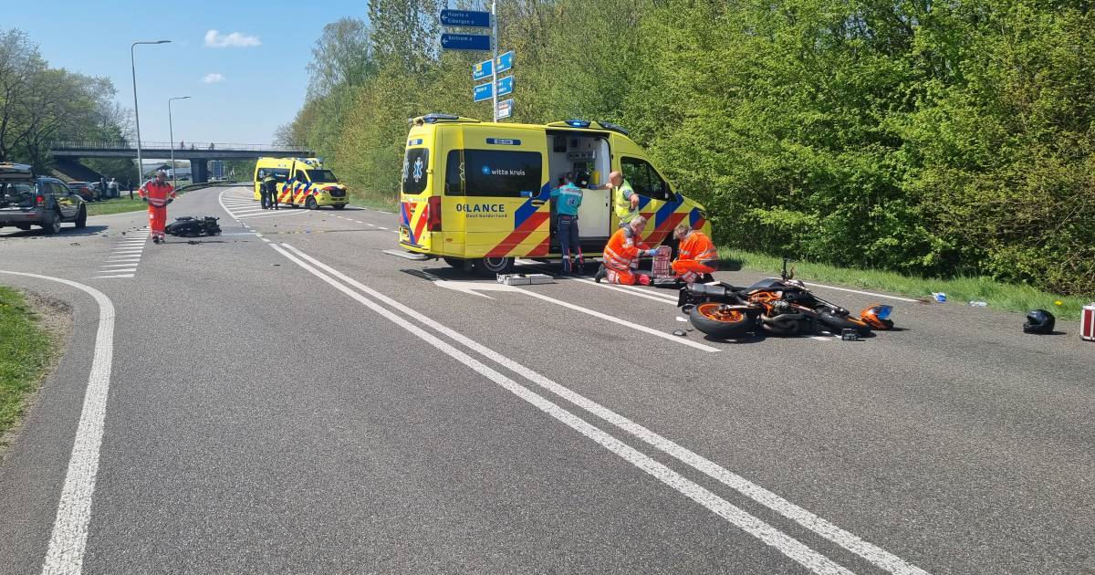 Ernstig ongeval tussen twee motorrijders en auto op N315 tussen Borculo en Ruurlo.