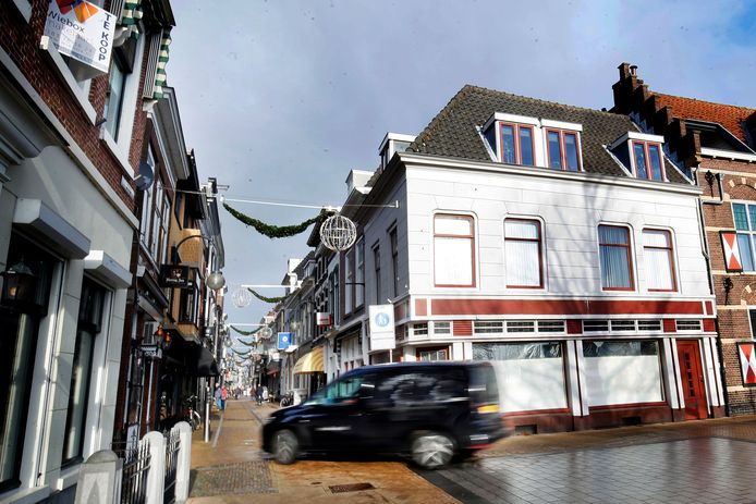 Automobilisten hadden twee jaar geleden ruim baan doordat de paaltjes op de Langendijk stuk waren.