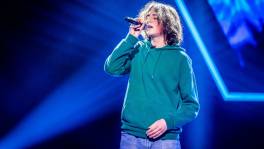 Floris waagt zijn kans met een klassieker van Oasis