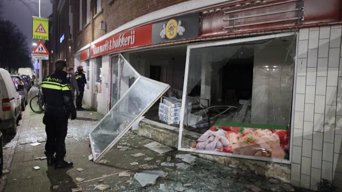 Bewoners schrikken zich rot van explosie in winkelpand: ‘Mijn bed ging tien centimeter de lucht in’