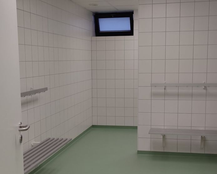 Nieuwe kleedkamers in De Nachtegaal in gebruik genomen Kontich hln.be