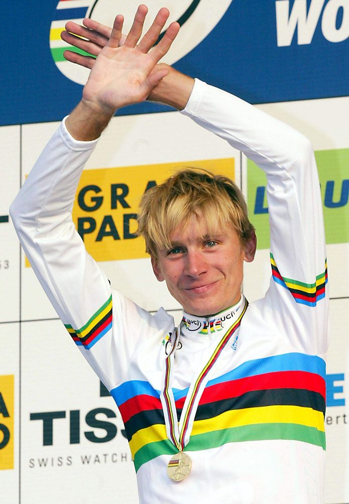 Kanstantsin Siutsou werd in 2004 wereldkampioen bij de beloften.
