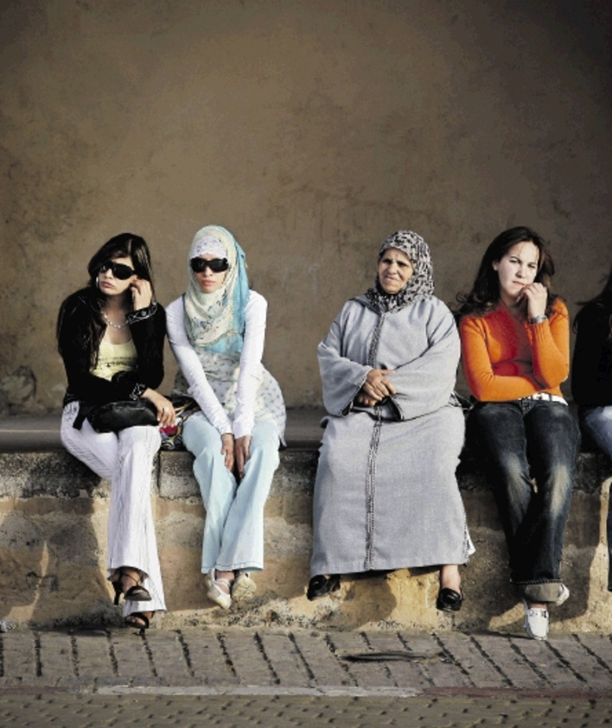 Modern en traditioneel in het Marokkaanse Meknes, de Koningsstad van Moulay Ismail. (FOTO DIETER TELEMANS) Beeld Dieter Telemans/Hollandse Hoogte