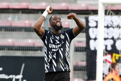 Charleroi décroche sa première victoire de la saison en venant à bout de Courtrai