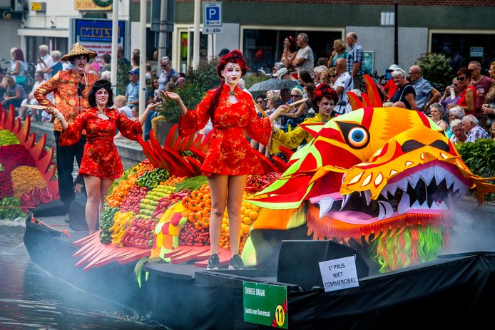 Prijswinnende boot bij het Varend Corso van vorig jaar.