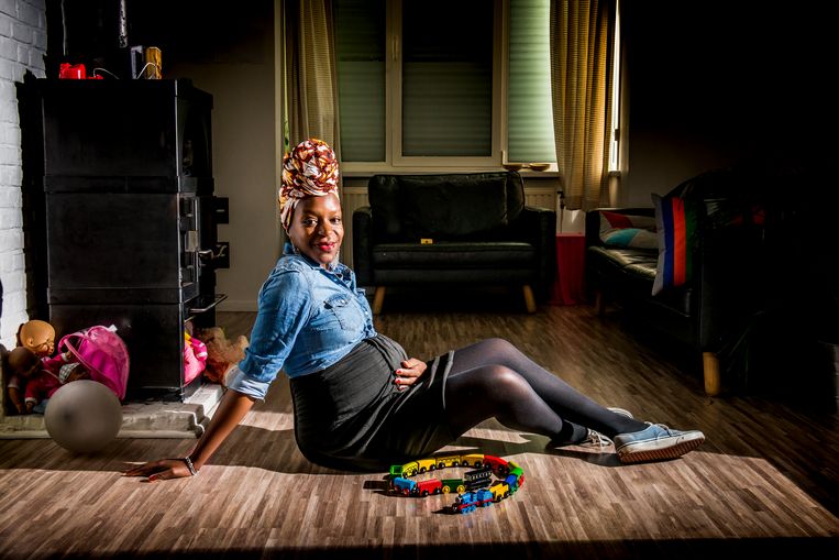 ‘Ik ga op zoek naar een zwarte dokter voor mijn kinderen. Ze moeten zien dat dat normaal is.’ Beeld Stefaan Temmerman