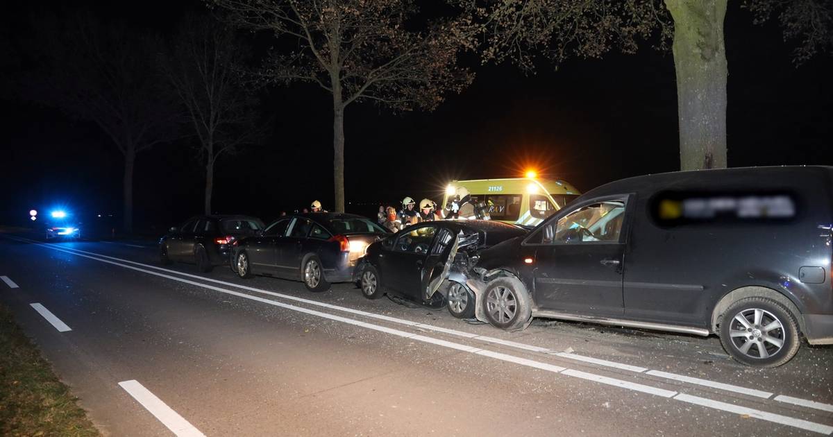 Vier autos betrokken bij kettingbotsing in Odiliapeel.
