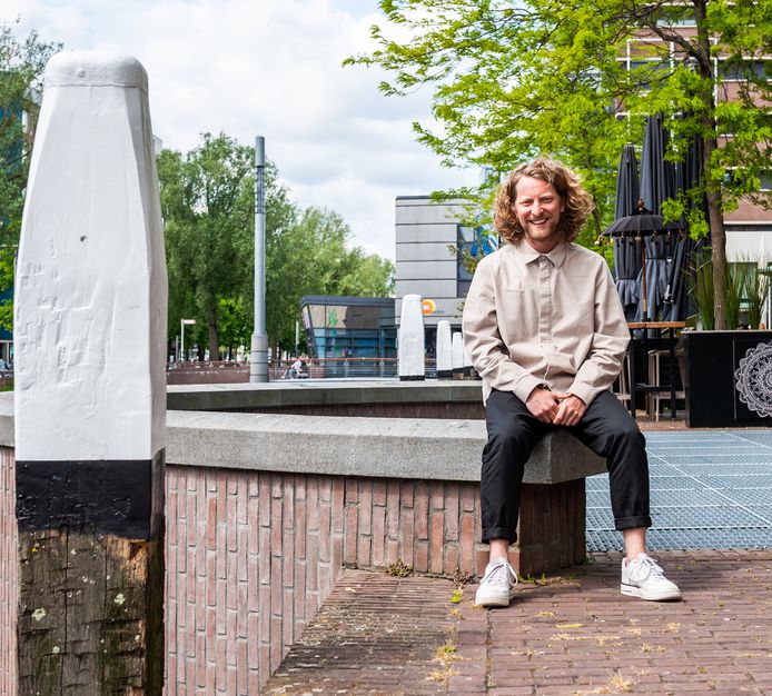 Twee dagen in de week werkt Wouter Kock (40) in Dordrecht. Om de hoek van de Spuiboulevard heeft hij samen met een zakenpartner een ingenieursbureau.