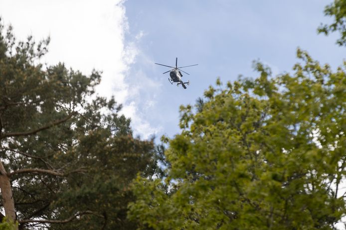 Illustratiefoto: een foto van de politiehelikopter boven het Dilserbos op 19 mei.