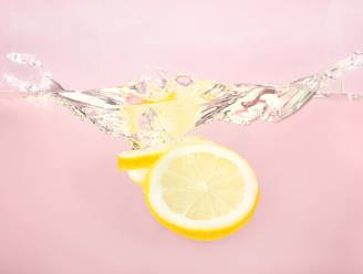 ‘s Morgens citroenwater drinken is helemaal niet zo gezond als je denkt