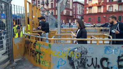 Feyenoordsupporters geweigerd bij stadion in Napels