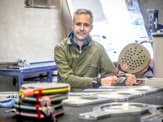 Koen maakt in zijn atelier in Oostende padelrackets met vlas: “Klanten kunnen volledig maakproces volgen”
