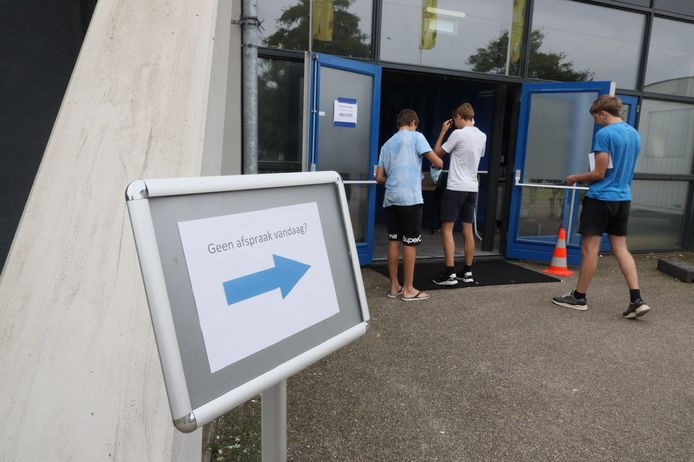 Sinds zaterdag is het in Eindhoven en Helmond mogelijk om zonder afspraak een coronavaccinatie te halen