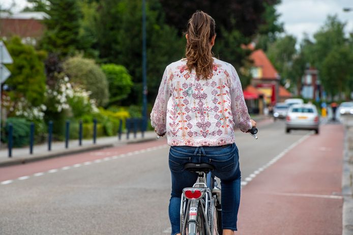 Chantal, fietsend in Hoogland, waar zij werd belaagd door een wildvreemde.