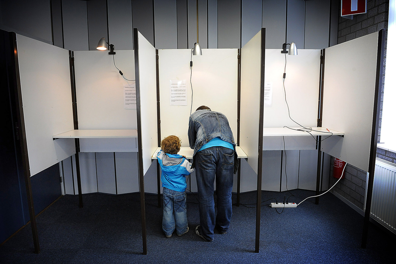 Het stembureau in De Wilg in Wilbertoord. Ook daar kan straks uit wellicht elf partijen worden gekozen. Bij de vorige gemeenteraadsverkiezingen slechts uit drie.