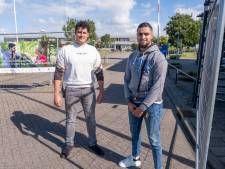 Hongerstakers noodopvang Vlissingen krijgen uitleg over tijdrovende asielprocedure 