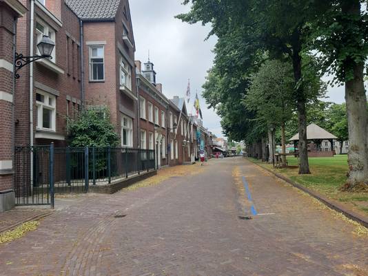 En weg weer zijn de twee drempels op de Hoge Zij.