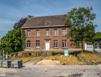 Stad Aalst verkoopt pastorie van Meldert: “Gebouw uit 1875 met vijf slaapkamers”