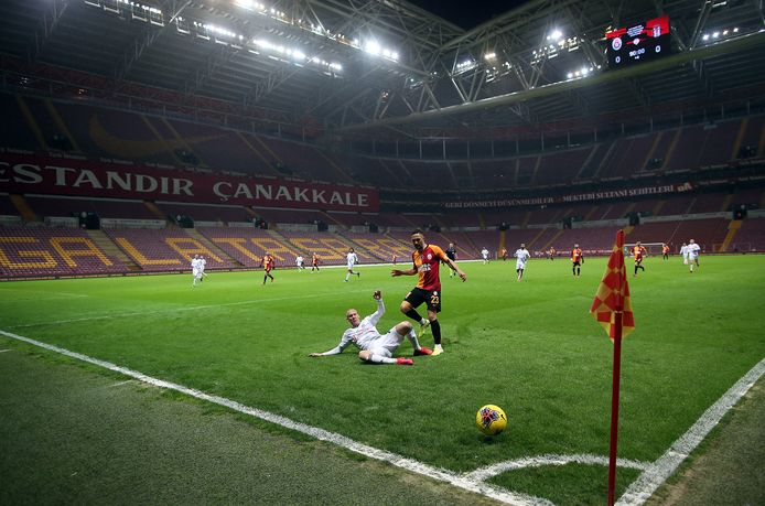 Ook bij Galatasaray zal het stadion nog even leeg blijven.