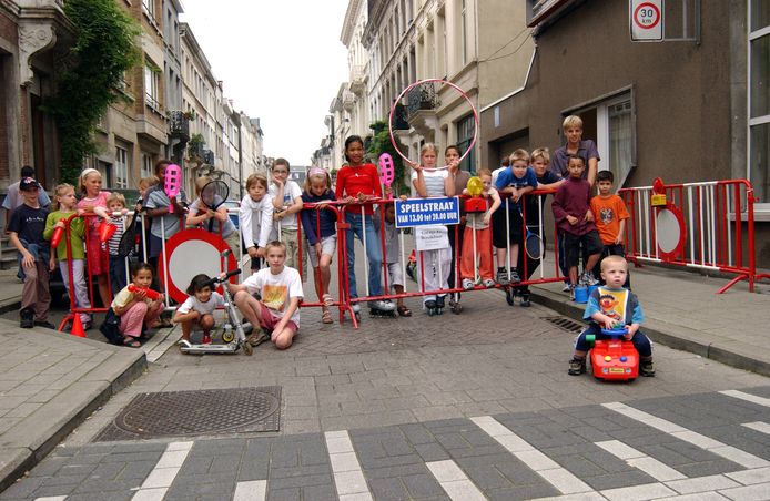 De speelstraat Huybrechtstraat in Borgerhout. Het district telt 63 speelstraten.