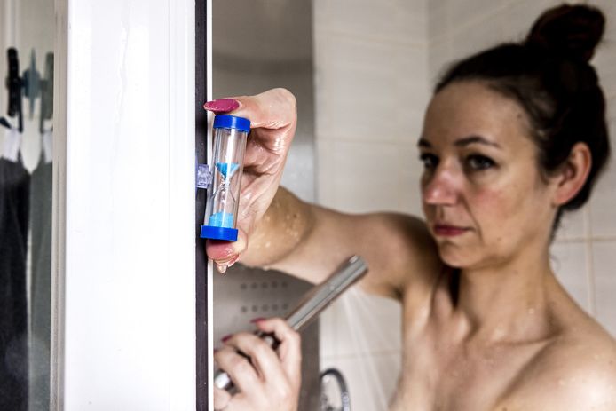 ,,Huishoudens besparen vooral door het lager zetten van de thermostaat of korter douchen.”
