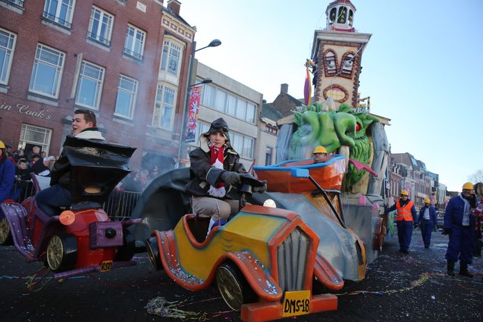 Optocht op de Markt in Roosendaal.