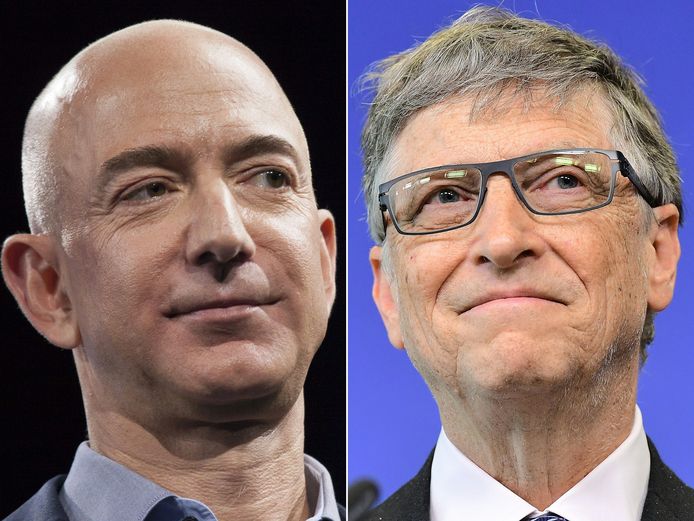 Amazon-oprichter Jeff Bezos en Microsoft-oprichter Bill Gates zijn de enige twee hectomiljardairs op de wereld, allebei meer dan 100 miljard dollar waard.