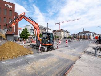Hertekening mobiliteit stationsomgeving gaat laatste fase in met asfaltering rotonde en vernieuwing Coxiestraat