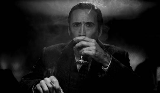 Nicolas Cage is Bugs Bunny met waanzin in de blik en tics in ‘Spider-Noir’