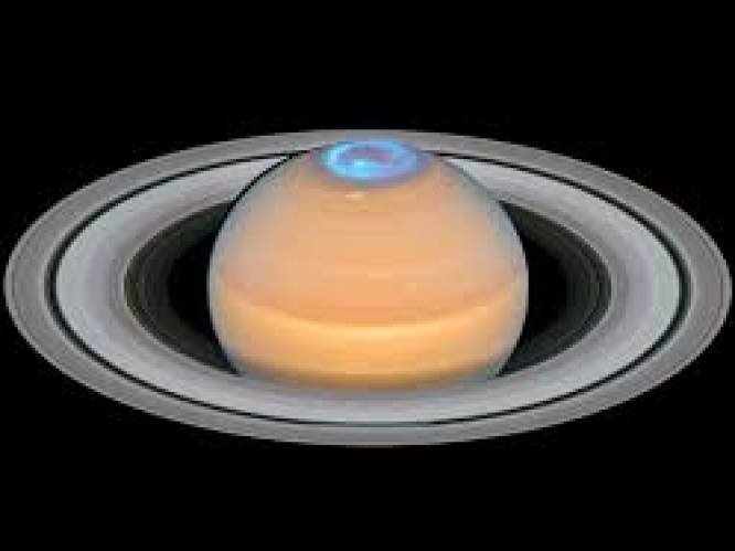 Ruimtetelescoop onthult poollicht op Saturnus