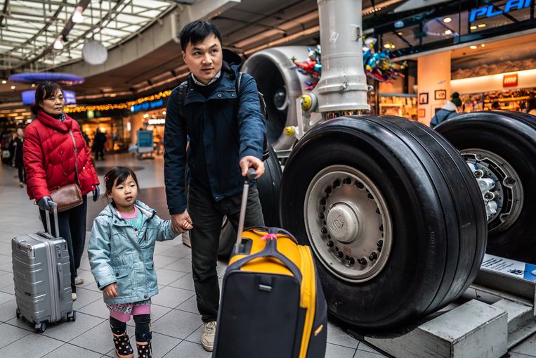 Luchthaven Schiphol heeft het grote tekort aan beveiligers bijna opgelost, nu lijken afhandelaars de volgende bottleneck.  Beeld Joris van Gennip