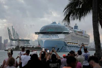 Le plus grand paquebot du monde largue les amarres à Miami