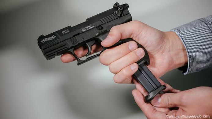 De man had het alarmpistool nog maar pas gekocht
