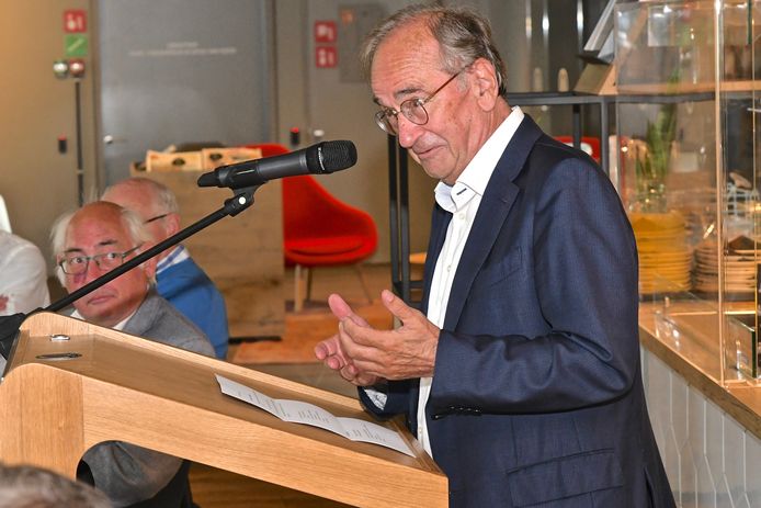 Luc Martens tijdens een huldiging in Roeselare in 2022.