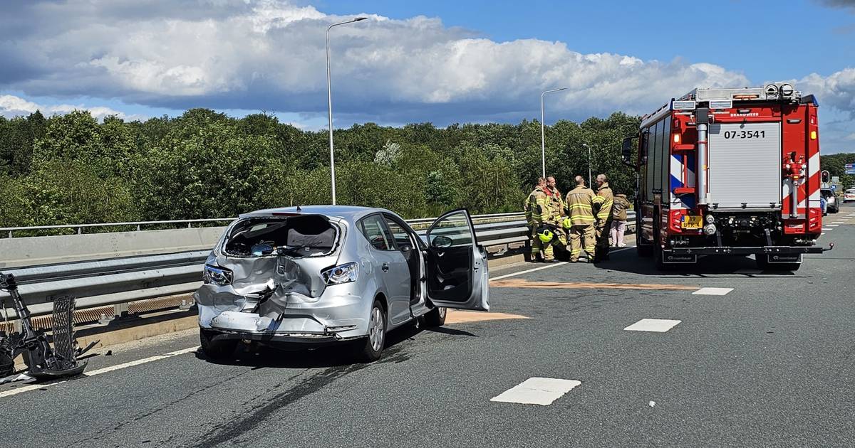 Twee gewonden bij kop-staartbotsing in Heelsum.