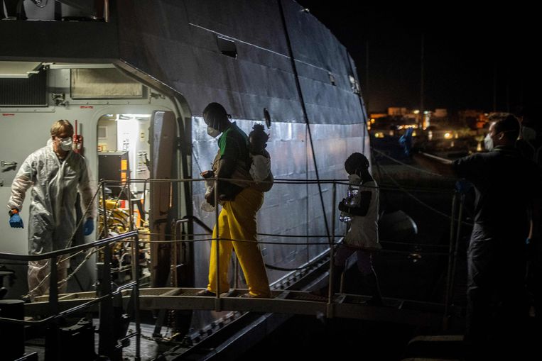 Record di migranti in arrivo a Lampedusa