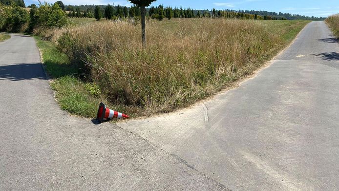 Ogenschijnlijk verloren rood-witte pylonen zoals op deze foto mogen niet worden aangeraakt in Duitsland.