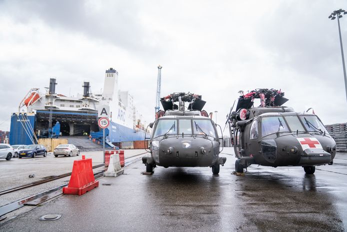 Amerikaanse helikopters in de Rotterdamse haven, in april vorig jaar.