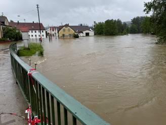 Evacuaties door aanhoudende regenval in zuiden Duitsland, trein ontspoord door aardverschuiving