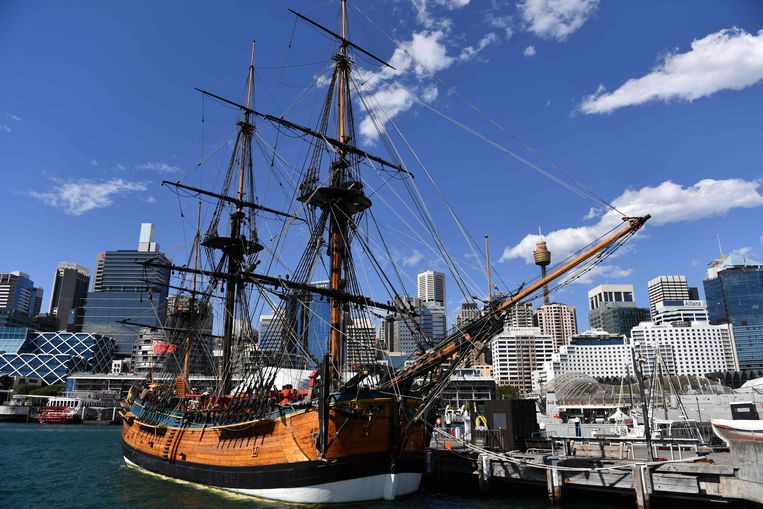 Een repica van de 'Endeavour' in het Australian National Maritime Museum in Sydney. Beeld AFP