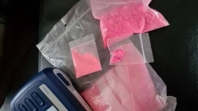 Ketamine, speed, GHB, MDMA en ‘roze cocaïne’: man uit Roosendaal had ‘ware drugsapotheek’