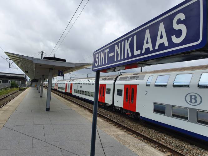 Man opgepakt nadat hij trein op stelten zet in Sint-Niklaas: “Hij zei dat hij een terrorist was en aanslag ging plegen”