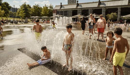 Waarom kinderen de grootste slachtoffers van de klimaatcrisis dreigen te worden: ‘Je postcode bepaalt je gezondheid’