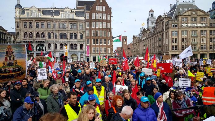 Mars Tegen Racisme Trekt Duizenden Mensen Amsterdam Ad Nl