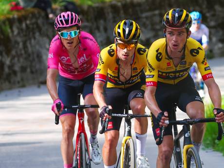 Nog twee doldwaze dagen in de Dolomieten: ‘Primoz Roglic heeft laten zien dat hij nog altijd Giro kan winnen’ 