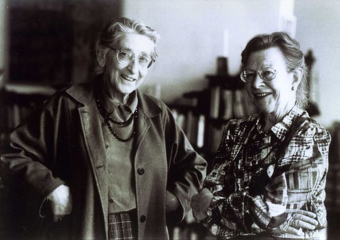 Hetty Voûte en Gisela Söhnlein in 1996; zij werden in de kampen Vught en Ravensbrück bekend als het duo ‘Pooh & Piglet’.