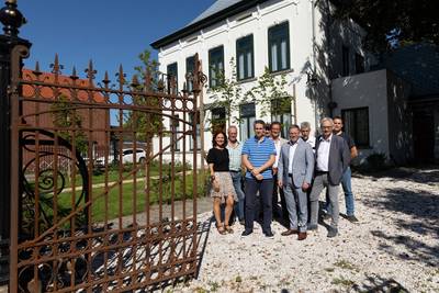 Gastelse woning met uniek hekwerk wint de Halderbergse Monumentenprijs