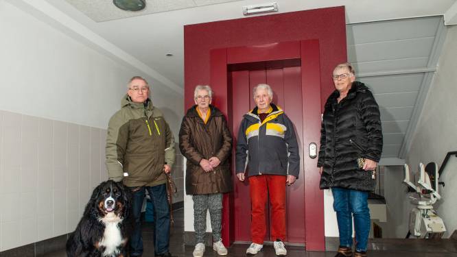 Stoom uit de oren bij flatbewoners Waddinxveen: lift is na maanden nóg kapot: ‘We zijn het spuugzat’