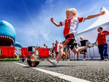 Van Feyenoord tot PSV: fans op open dagen eindelijk weer dicht bij hun voetbalhelden
